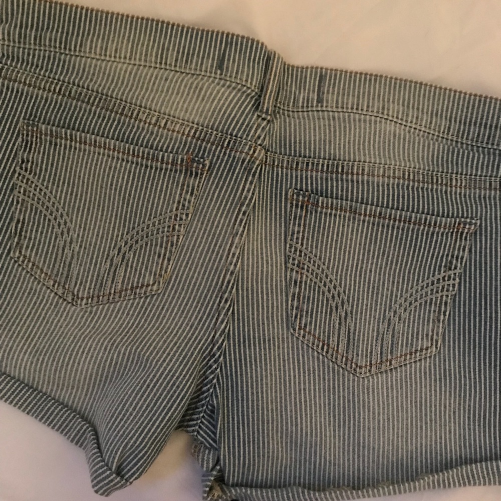 Hollister Denim Shorts - Picture 6 of 6